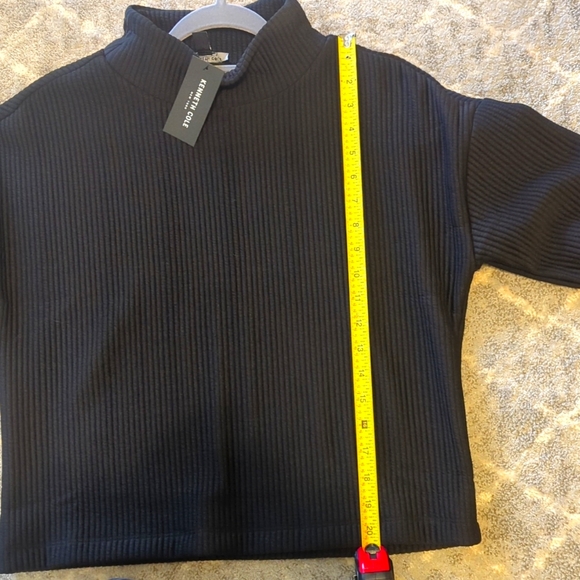 NWT Kenneth Cole black cropped turtleneck. Size M - Picture 10 of 10